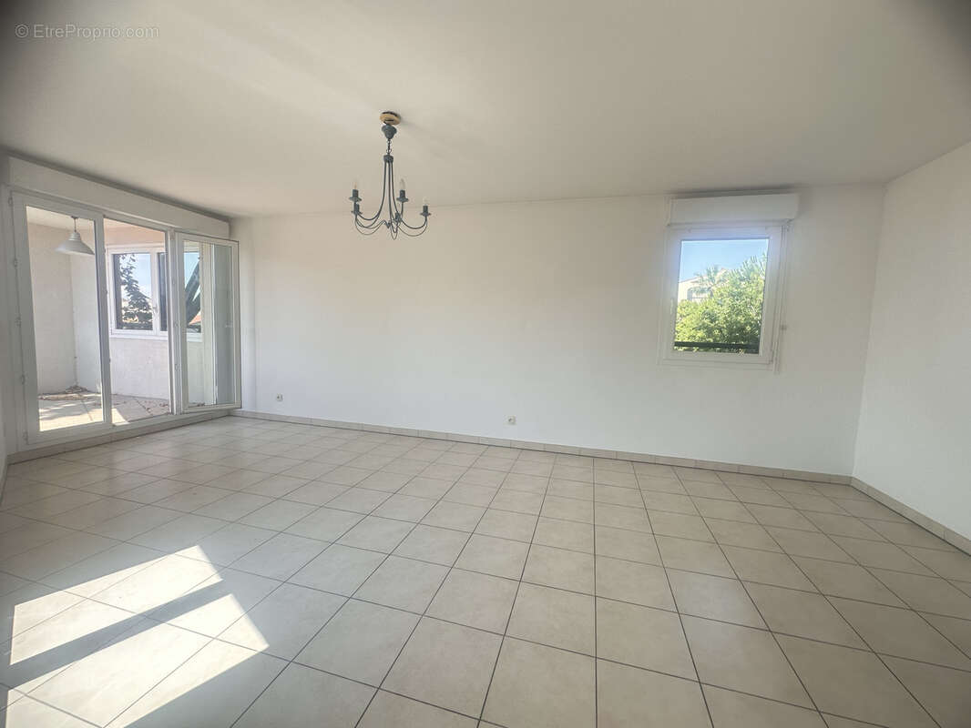 Appartement à SIX-FOURS-LES-PLAGES