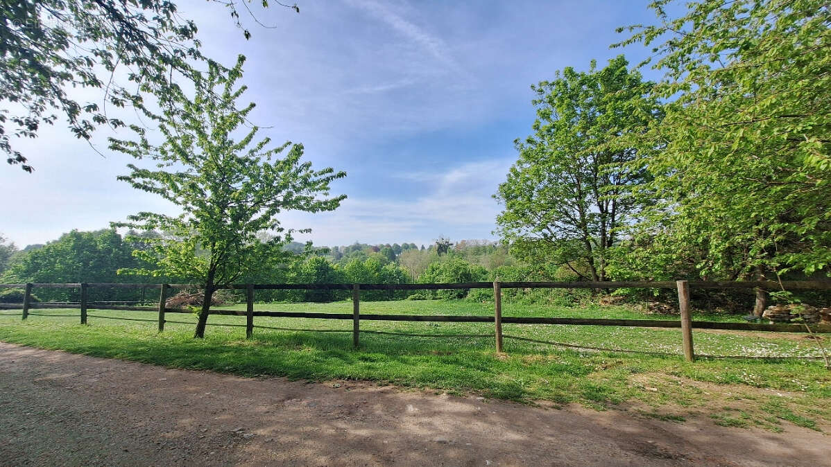 Terrain à LE PLESSIS-LUZARCHES