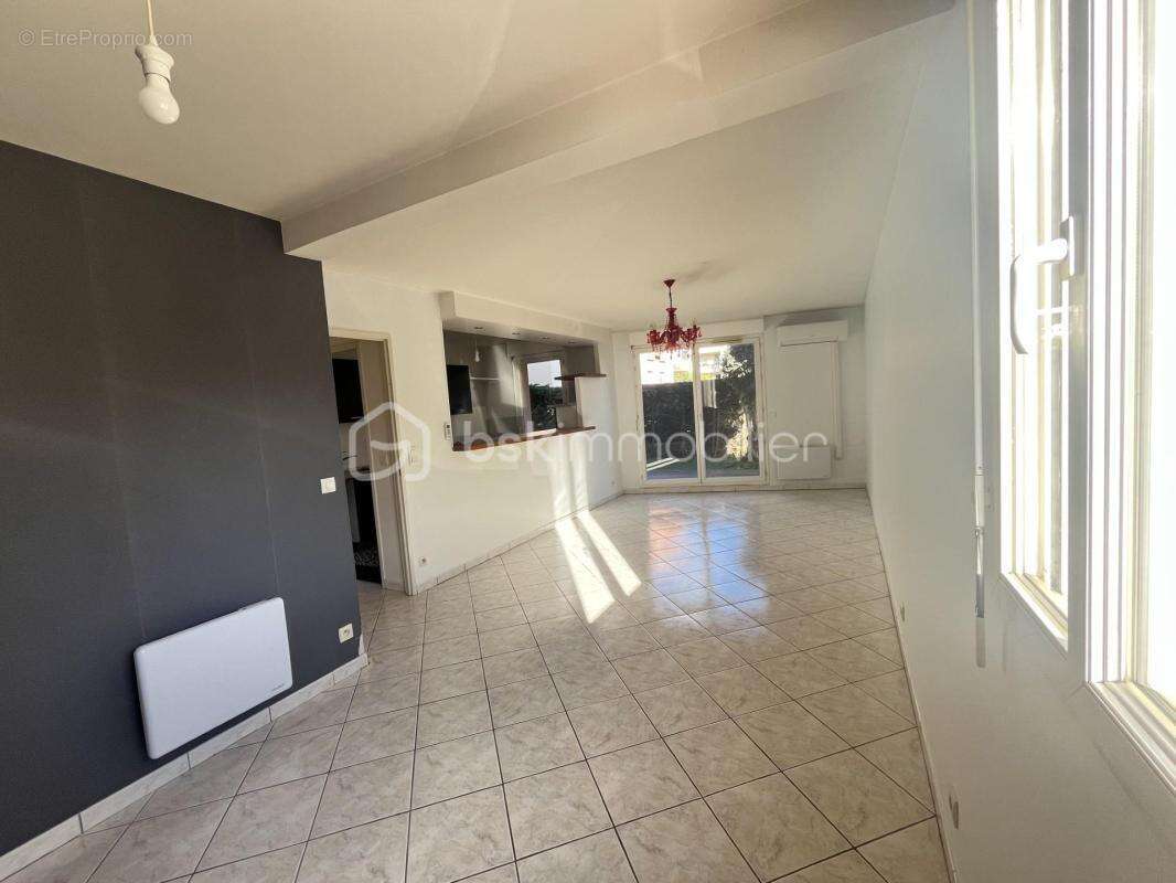 T3 spacieux en rez-de-jardin – Résidence sécurisée – Garage avec atelier - photo 2