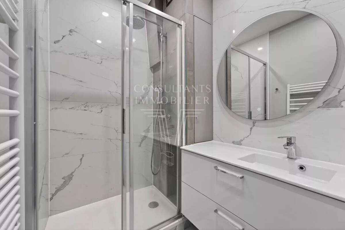 Appartement à LEVALLOIS-PERRET