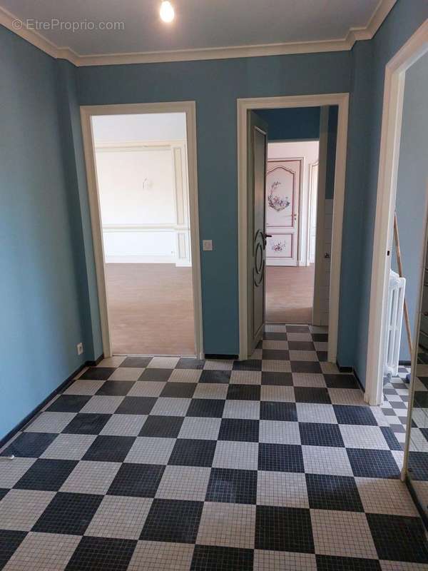Hall d'entrée - Appartement à TOURCOING