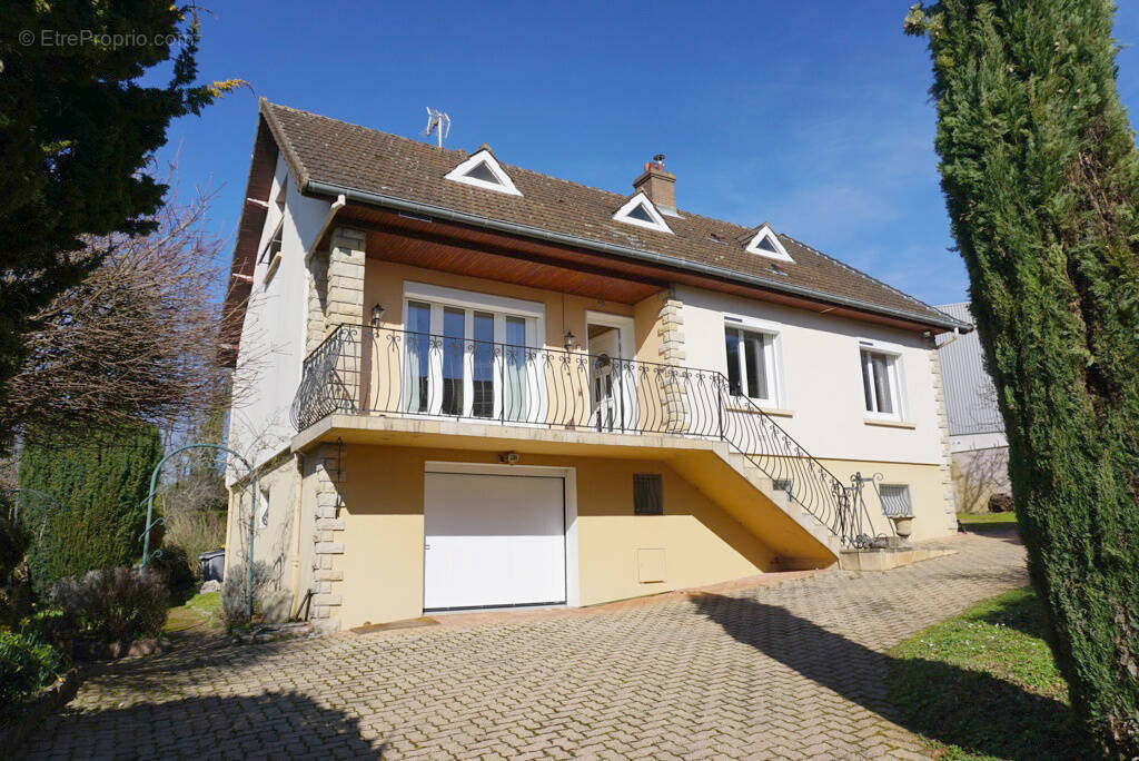 Maison à PARAY-LE-MONIAL