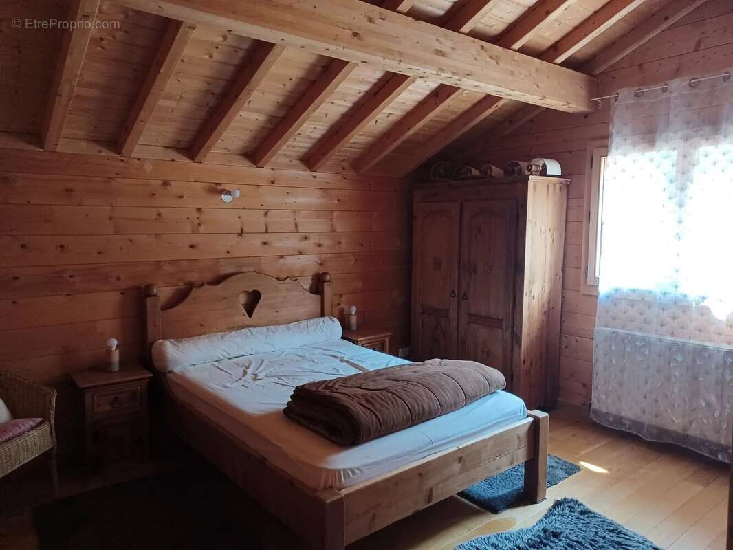 PREMANON : Chalet avec 2 logements et grand garge - photo 15