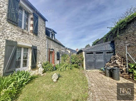Maison à PORT-EN-BESSIN-HUPPAIN