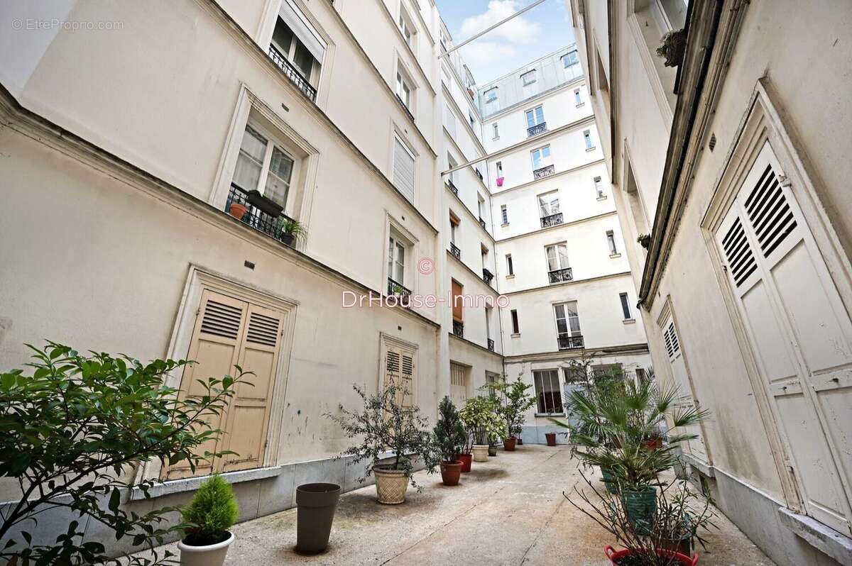 Appartement à PARIS-18E
