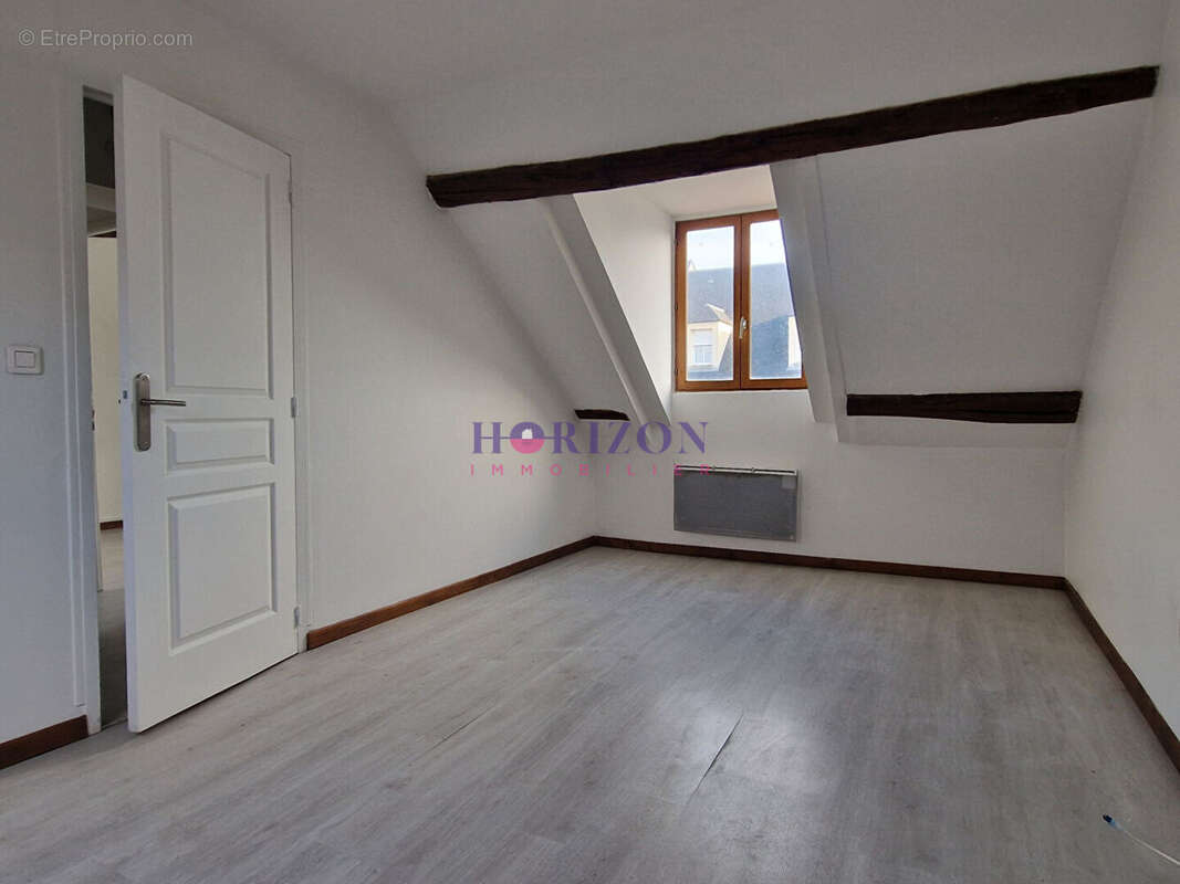 Appartement à LA CHAPELLE-EN-SERVAL