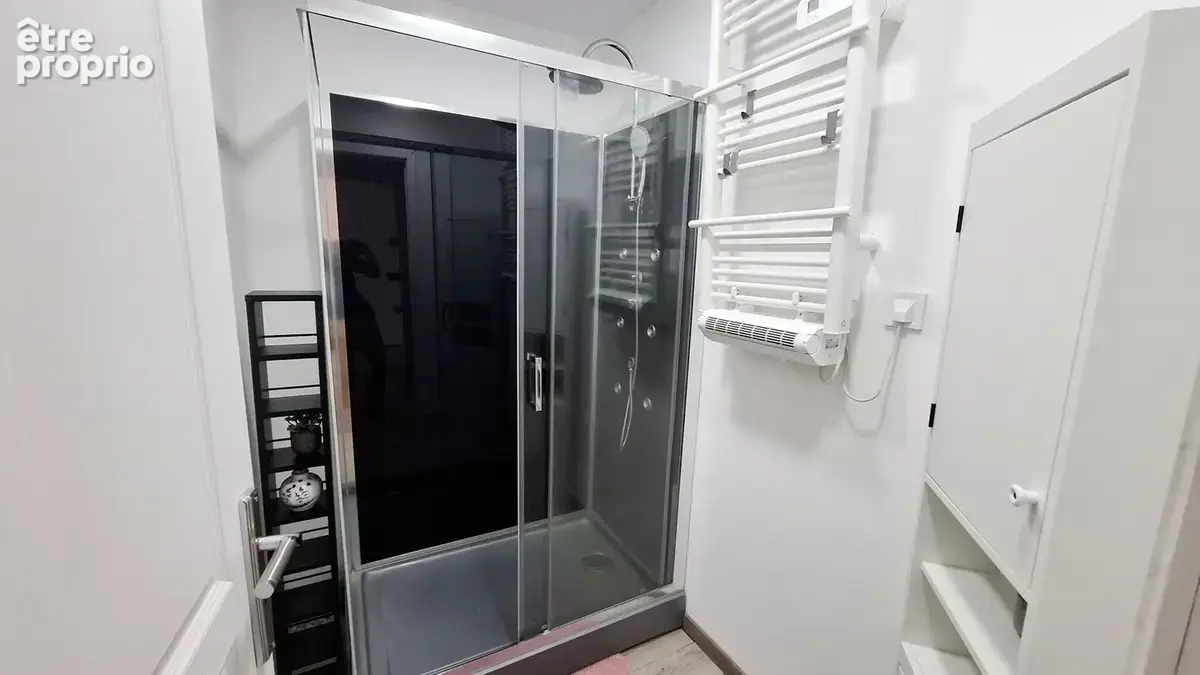 A vendre à Vichy Appartement 2 pièces avec 2 caves et 2 mansardes - photo 9