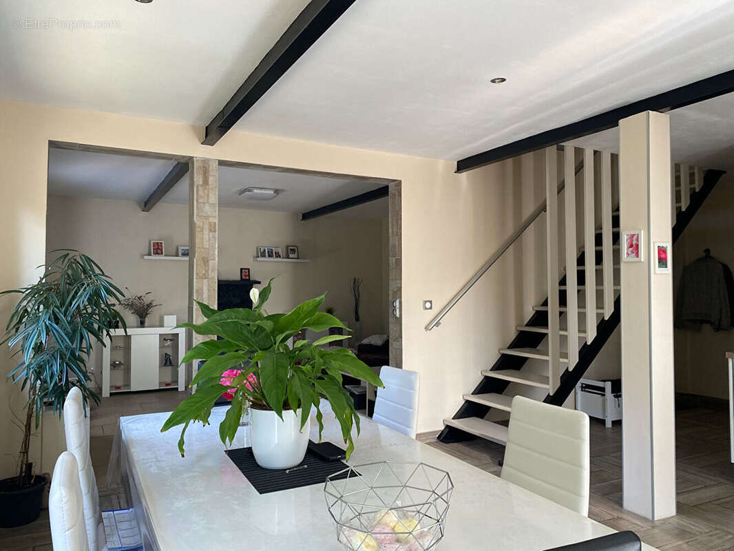 Maison à PESSAC-SUR-DORDOGNE