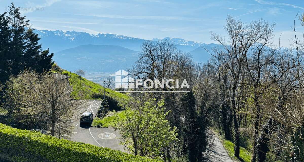 Appartement à CORENC