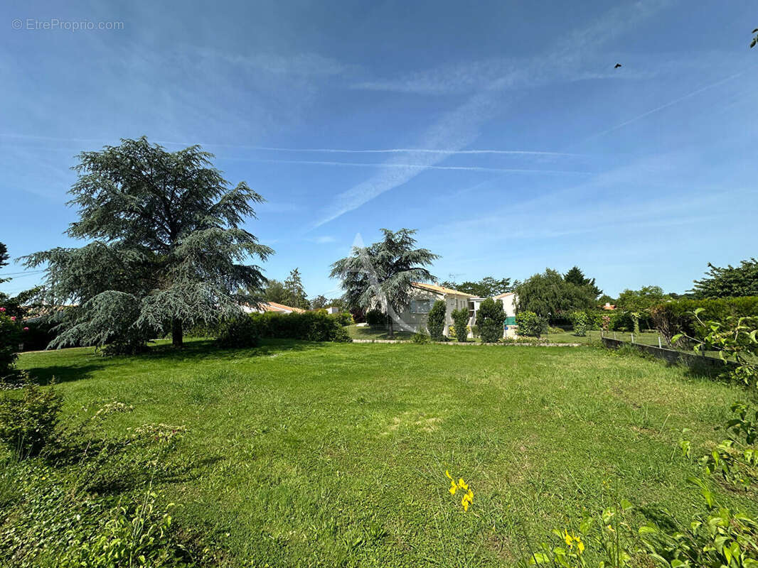 Terrain à AIZENAY