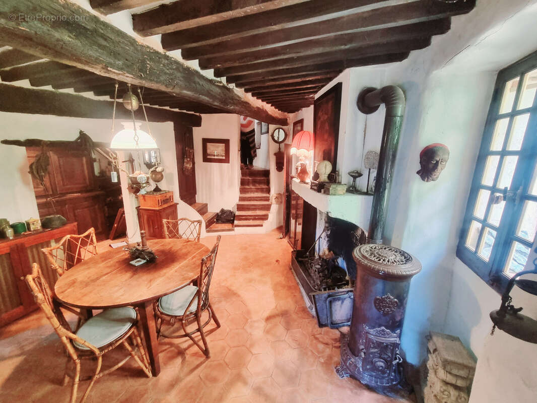 Maison à CHATEAUDOUBLE