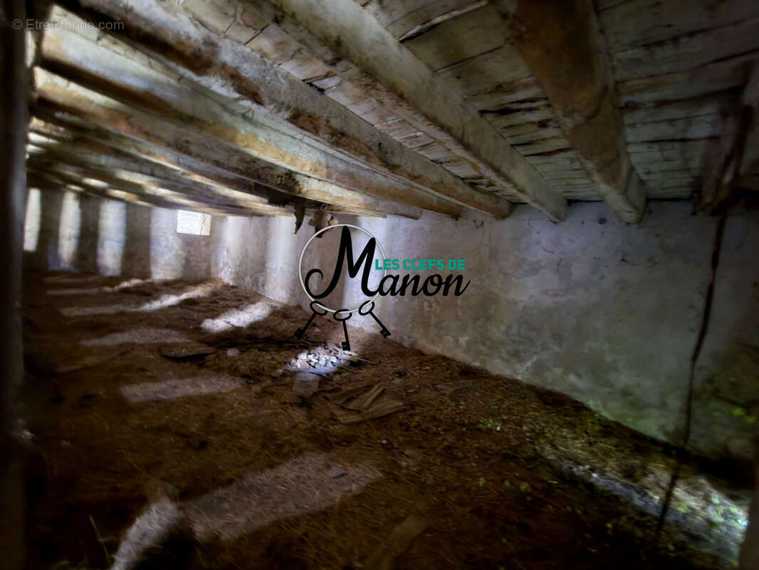 Ensemble immobilier en pierres à fort potentiel   Idéal projet de rénovation / Aménagement - photo 8