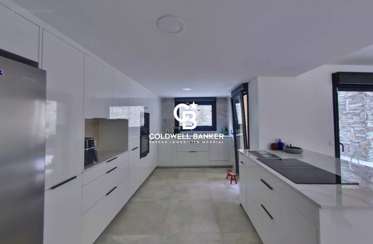 Maison à MONTESQUIEU-DES-ALBERES