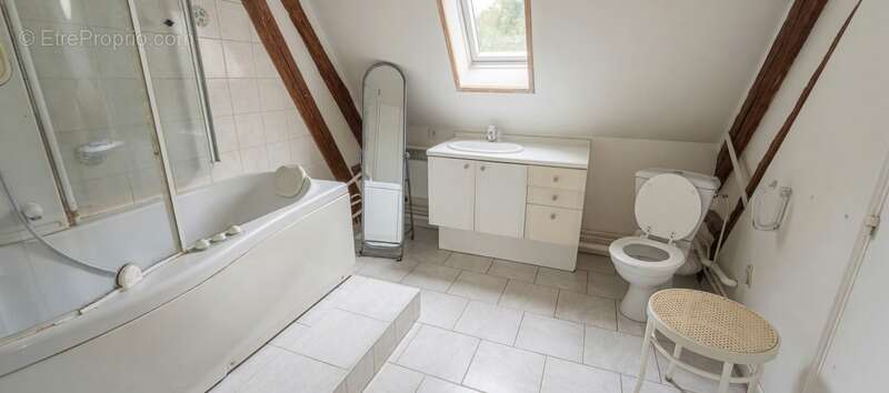 Un véritable havre de paix aux portes du Vexin – Corps de ferme avec fort potentiel   Maison 9 pièces – 6 chambres – 230 m² - photo 9