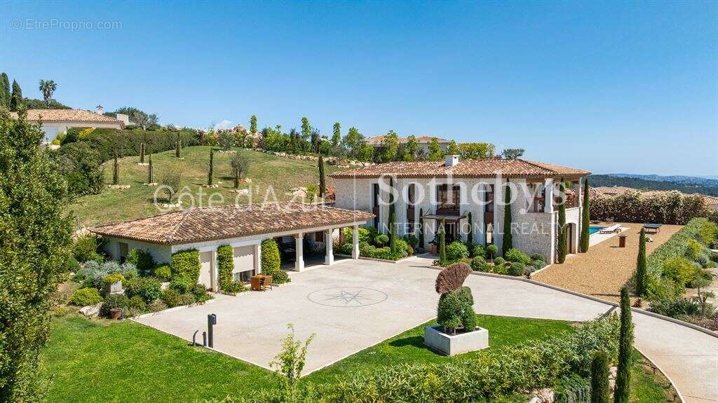 Maison à ROQUEFORT-LES-PINS