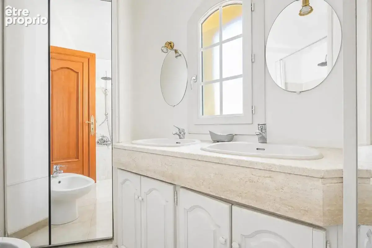 Appartement de 5 pièces de 143 m² avec belle terrasse  à Avignon - photo 19