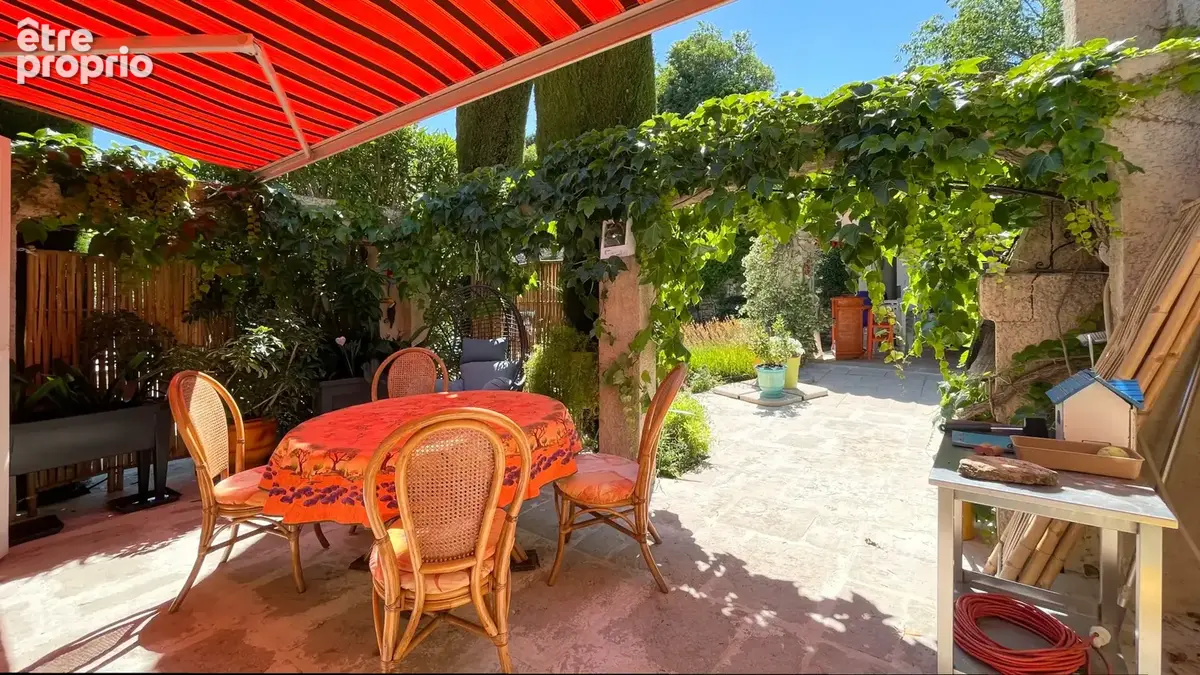 Proche Pont du Gard, villa avec parc paysager, piscine et double garage - photo 21