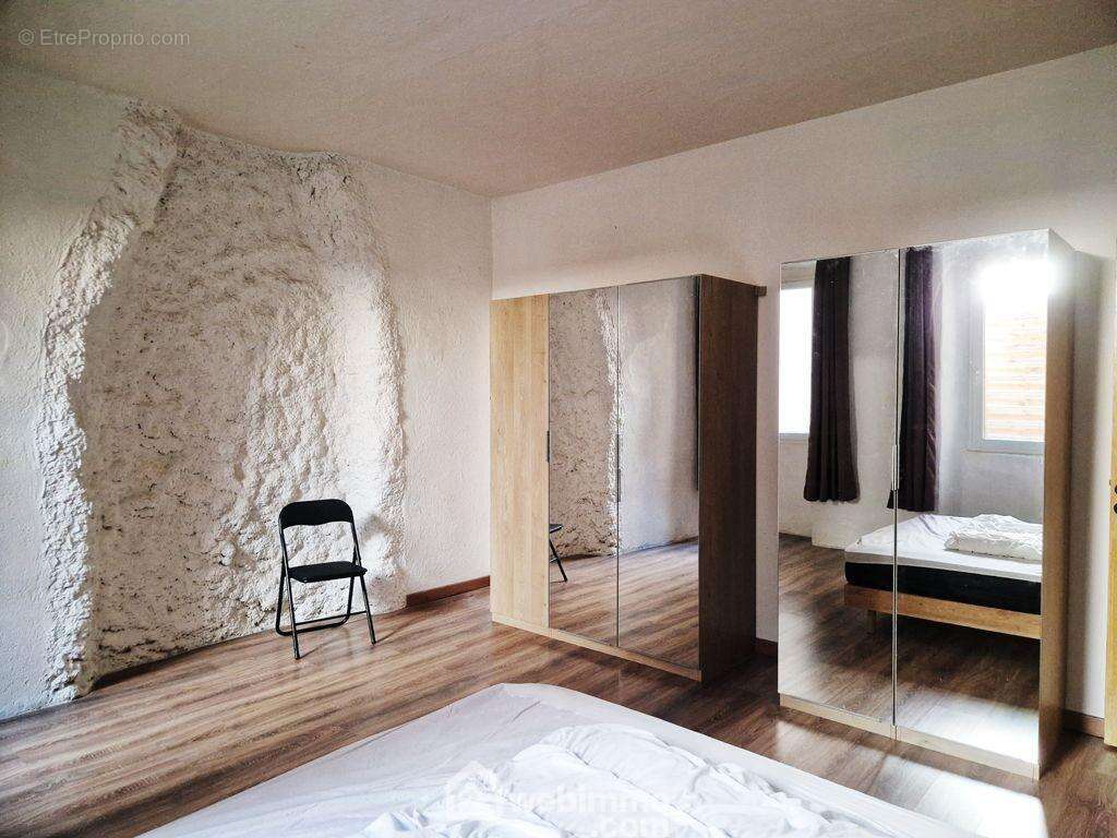 Dont une de 19m² disposant de nombreux rangements. - Appartement à ALBERTVILLE