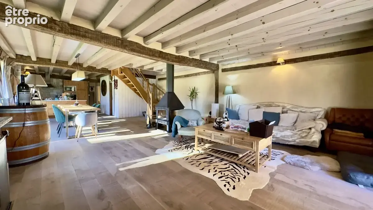 Maison de caractère avec piscine sur environ 2 hectares - photo 3