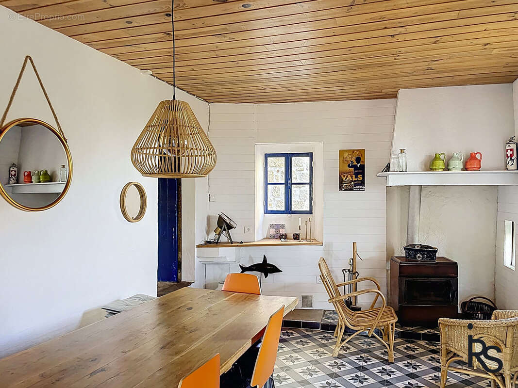 Maison à LARGENTIERE