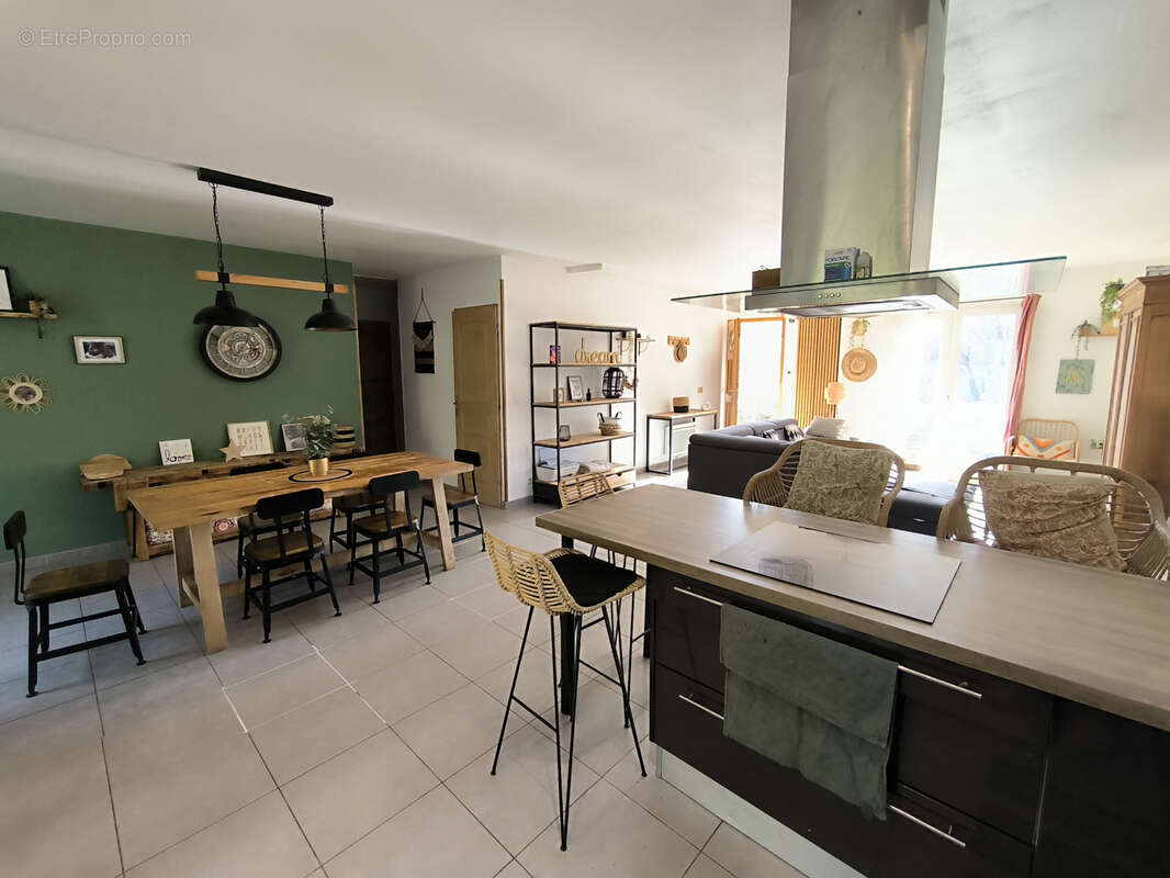 Maison à RIBAUTE-LES-TAVERNES