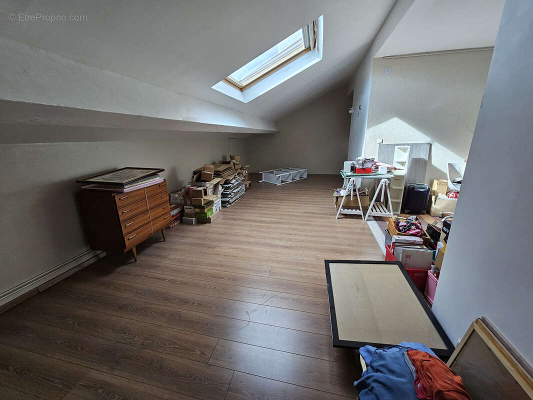 Appartement à LE COTEAU