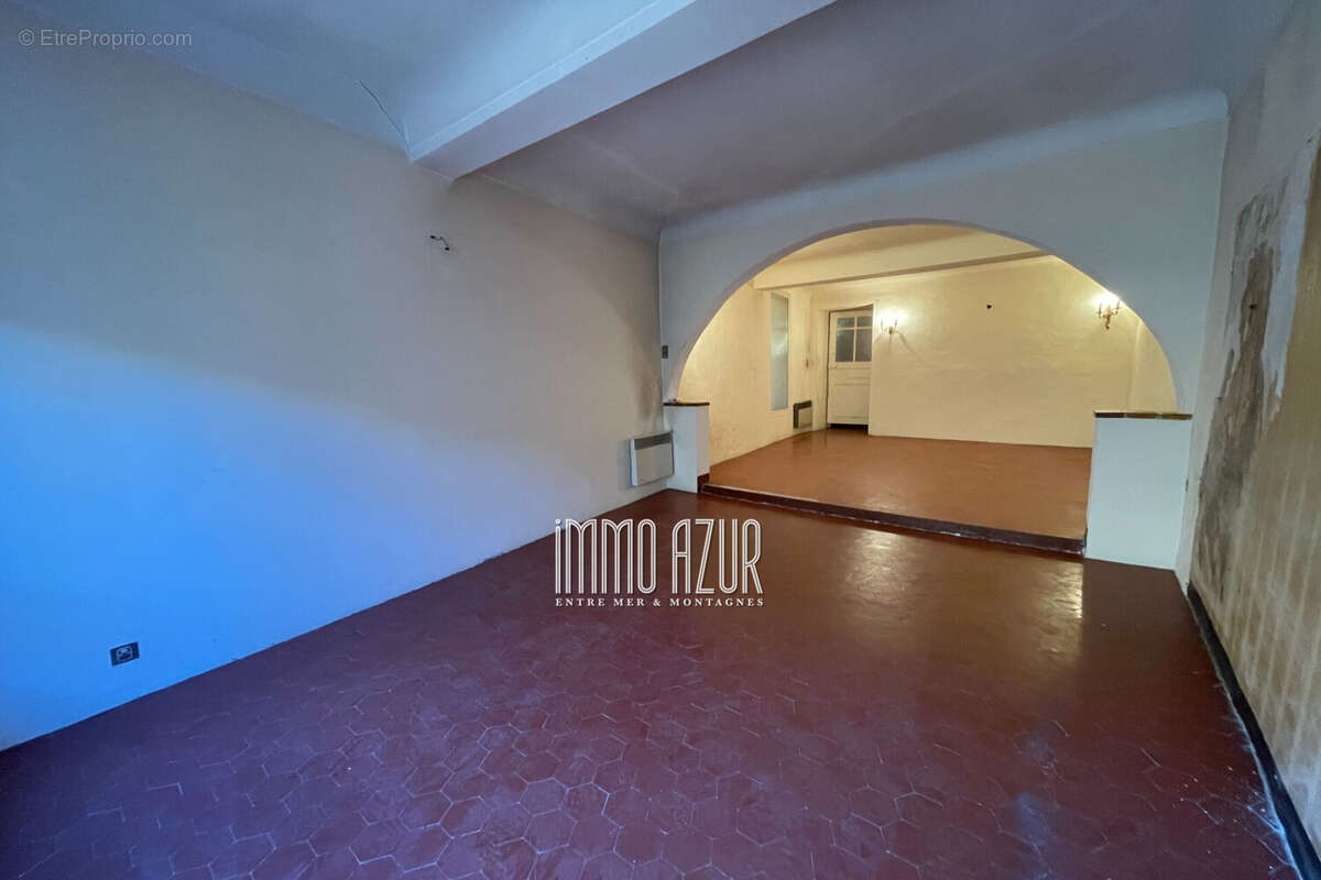 Appartement à TOURRETTES-SUR-LOUP