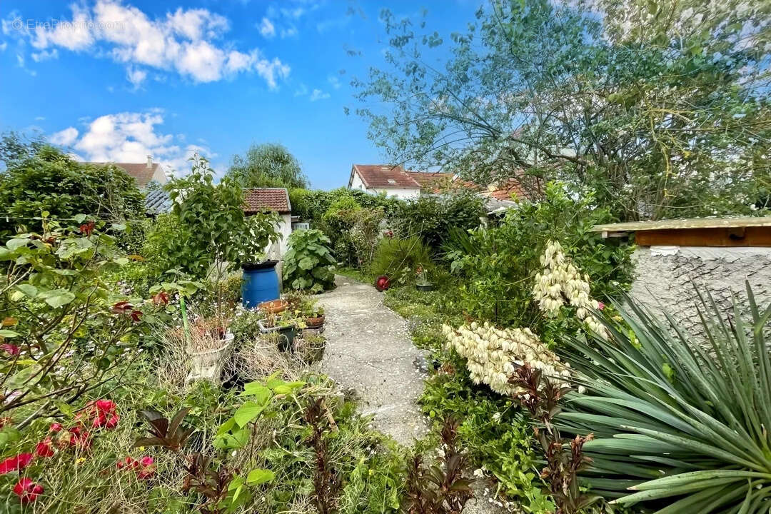 Maison à QUINCY-VOISINS