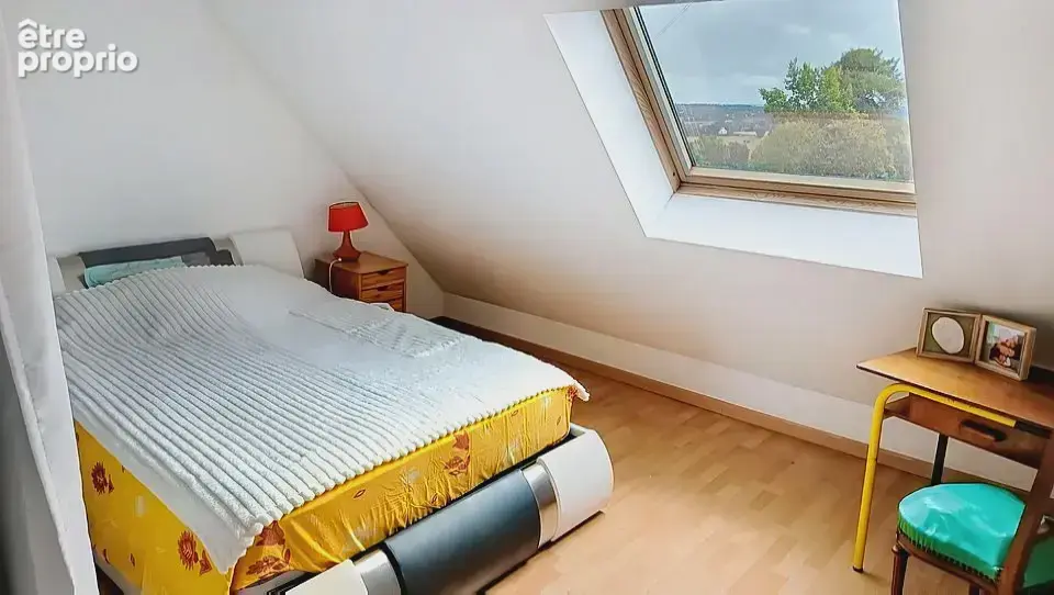 Hénon – maison lumineuse avec deux chambres, garage et jardin - photo 6