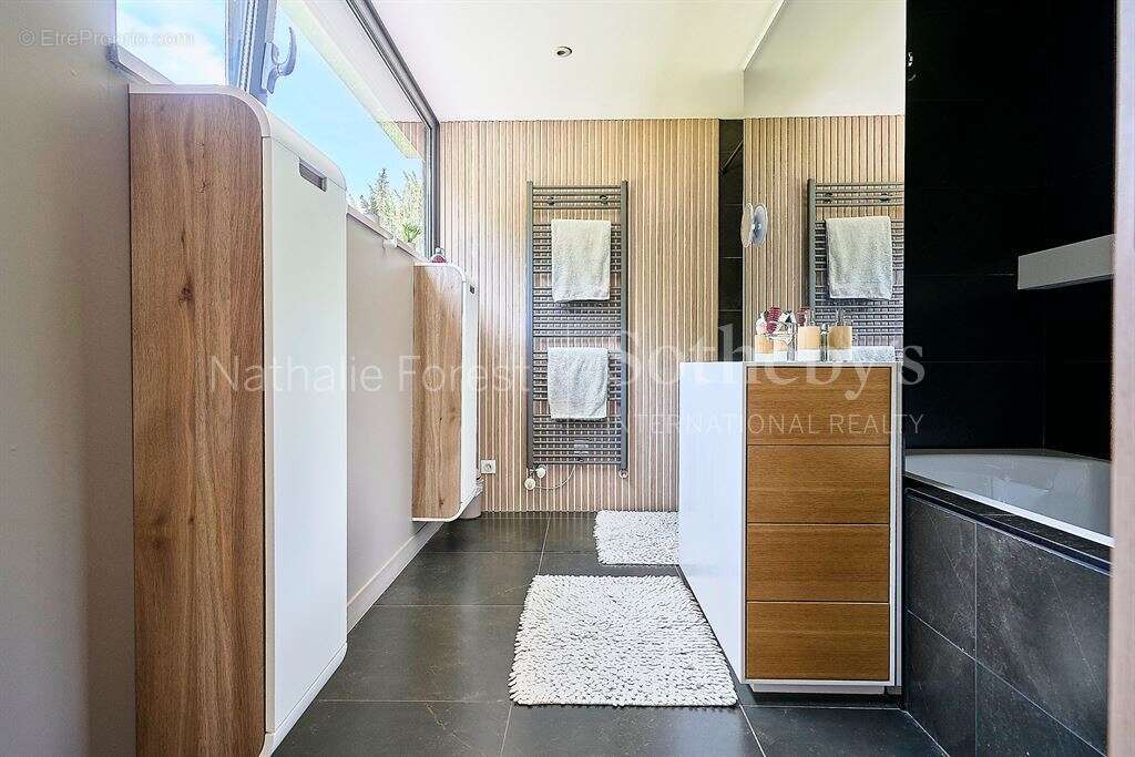 Wasquehal , 1 er rang sur golf . Exclusivité . villa cubique 3ch . Piscine couverte . garage - photo 19