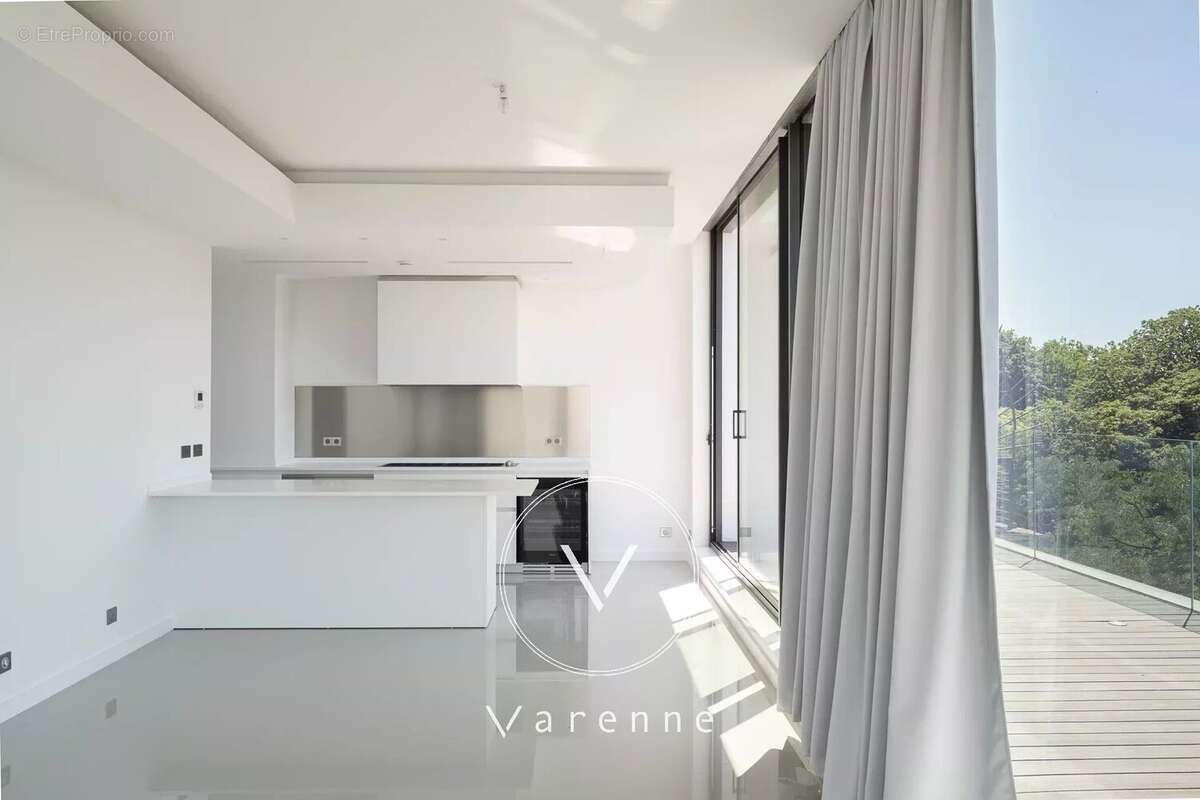 Paris 14e - Parc Montsouris - Duplex d'exception rénové à vendre -  5 pièces - 3 chambres - Terrasses - 250 m² - photo 9