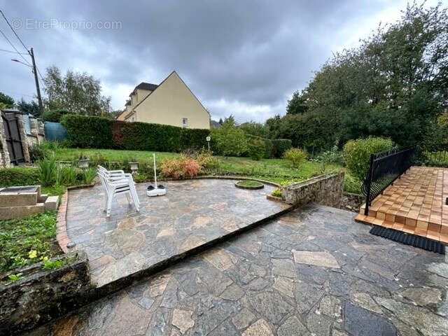 Maison à BURES-SUR-YVETTE