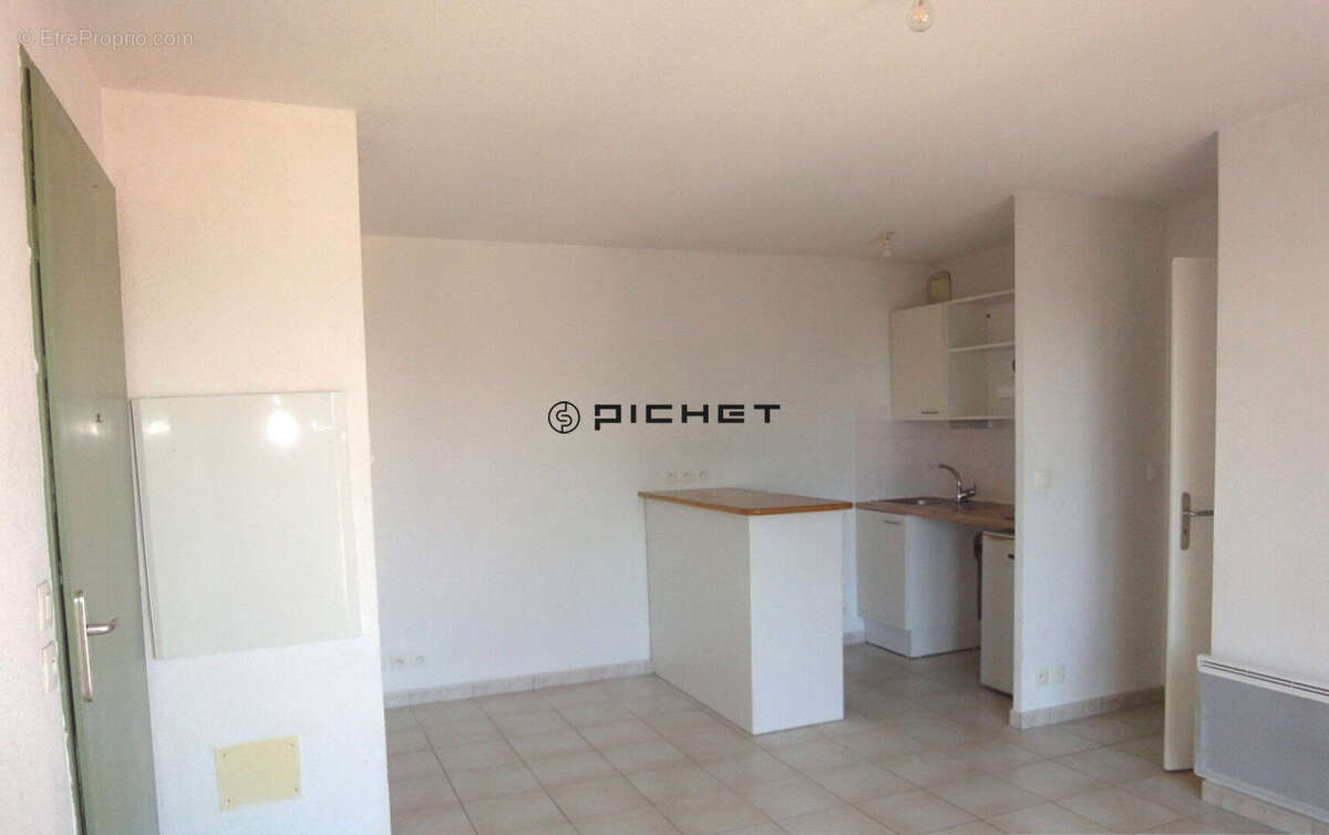 Appartement à BOURG-SAINT-ANDEOL