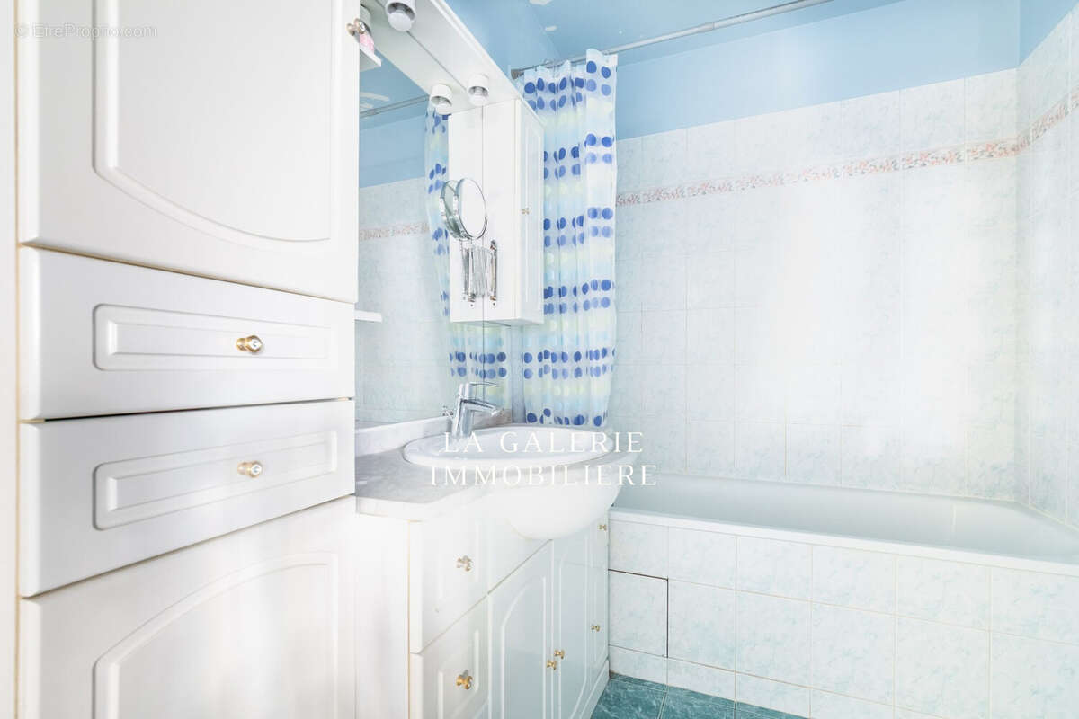 Appartement à NANTERRE