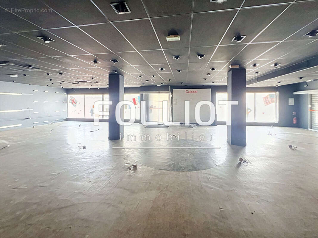 A vendre  saint lo  centre ville  50000   2500 m2 de bureaux - photo 3