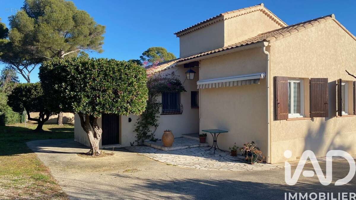 Photo 4 - Maison à LES ISSAMBRES