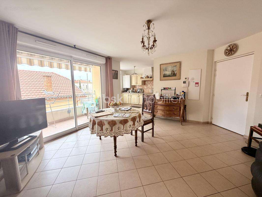 Appartement 3 pièces 66m² avec Balcon, Garage et Cave – Centre-ville de Digne-les-Bains (04) - photo 4