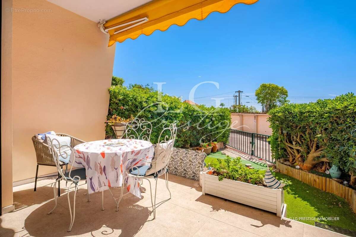 Appartement à MANDELIEU-LA-NAPOULE