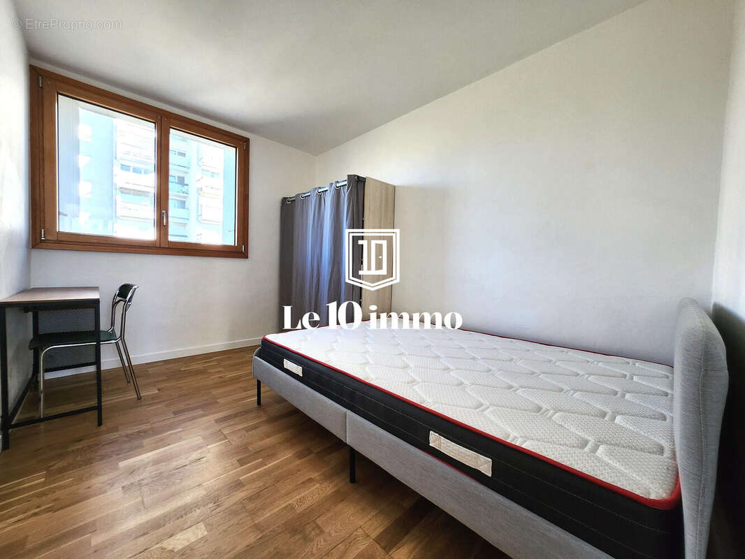 Chambre 3  - Appartement à CHOLET