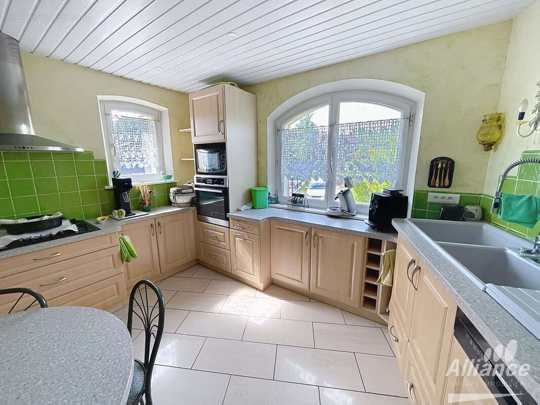Maison de 1992 avec 4 chambres et piscine - photo 8