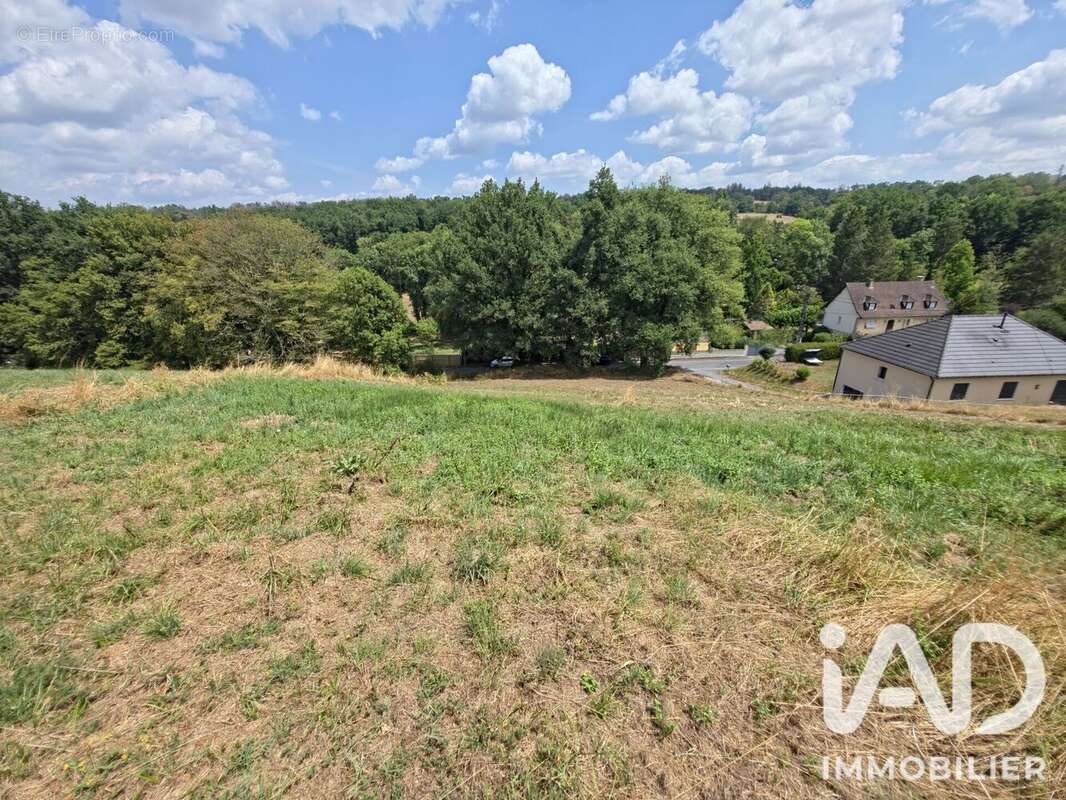 Terrain 1411 m² à Brive-La-Gaillarde  - photo 2