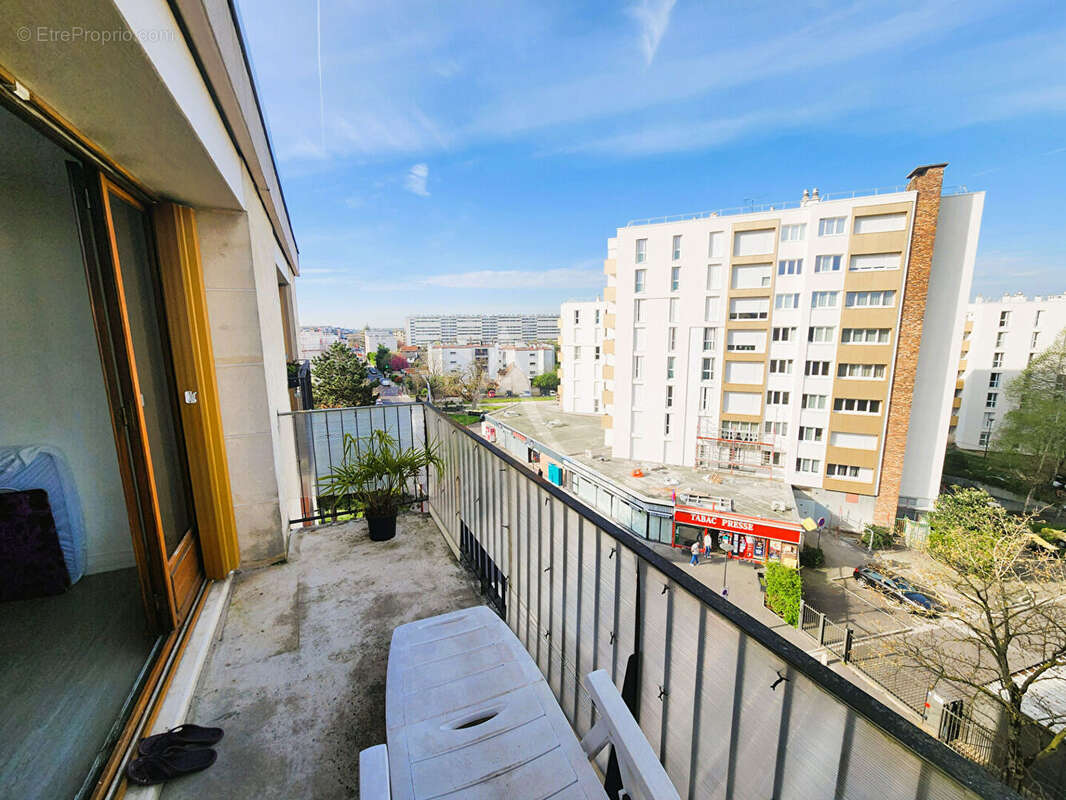 Appartement à FRESNES