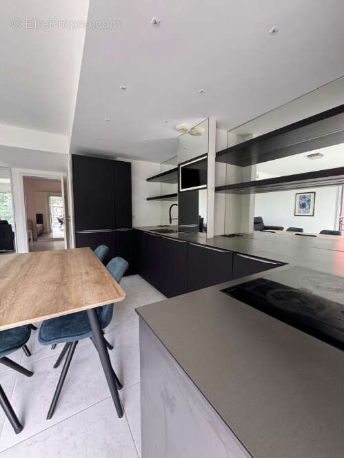 Appartement à EZE