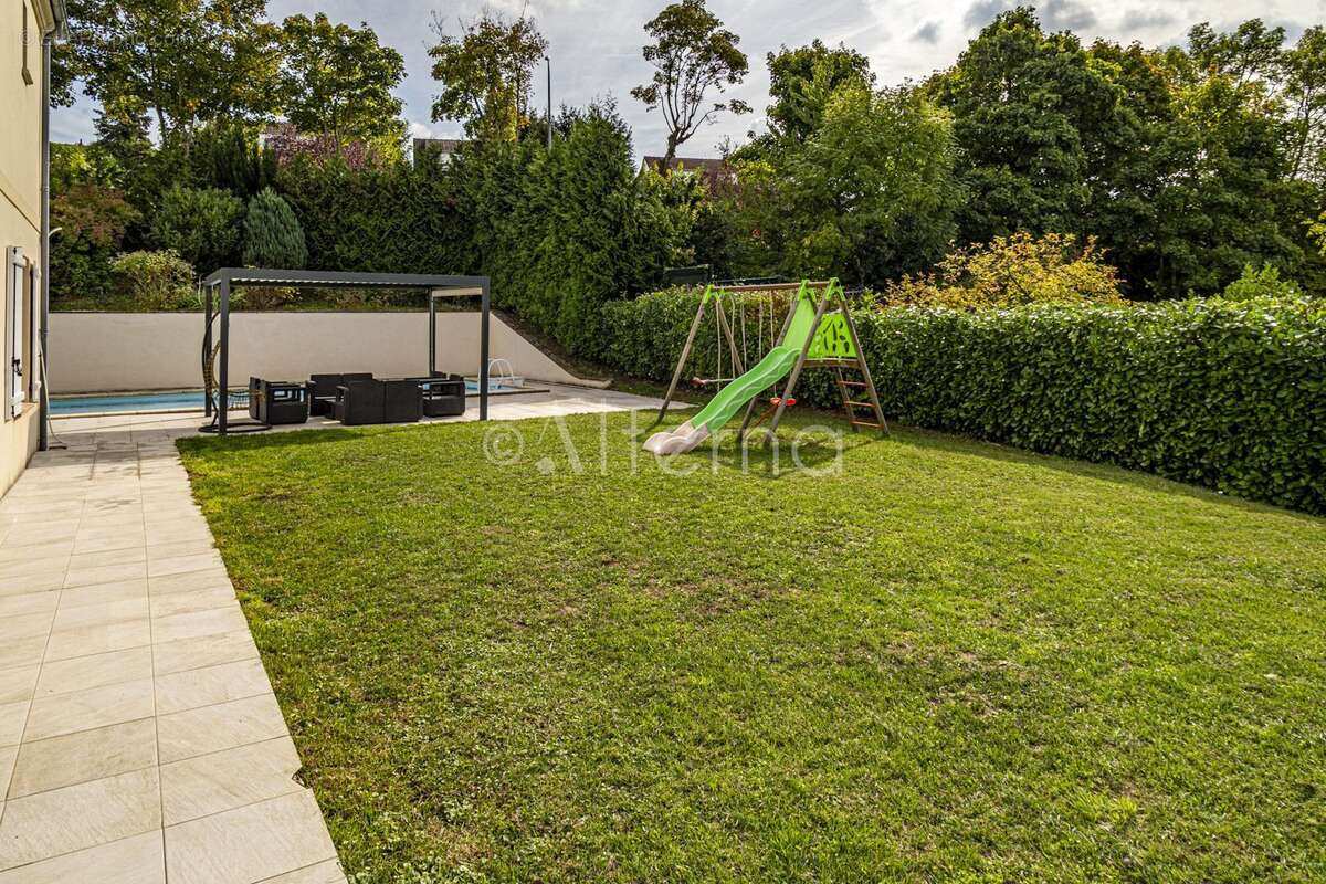 Maison à MEZY-SUR-SEINE