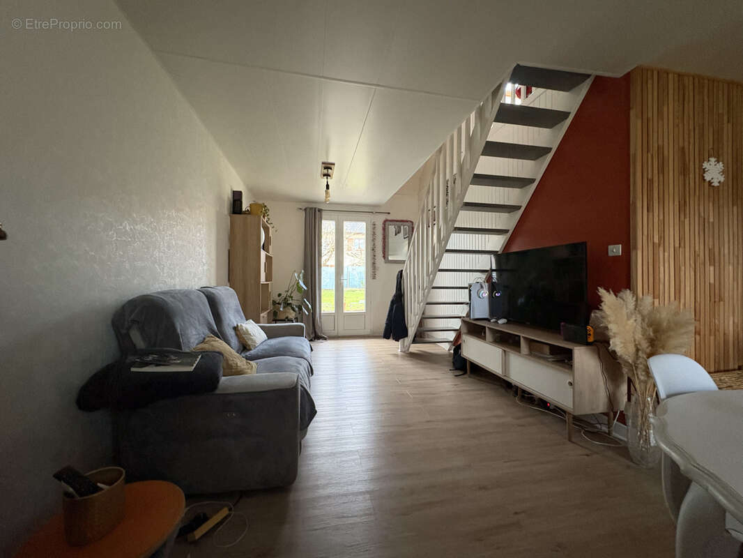 Maison à SAINT-PANTALEON-DE-LARCHE