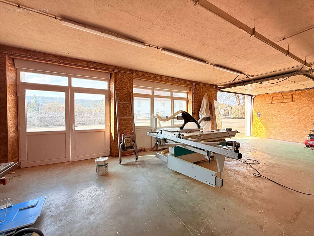 Commerce à BRETONVILLERS