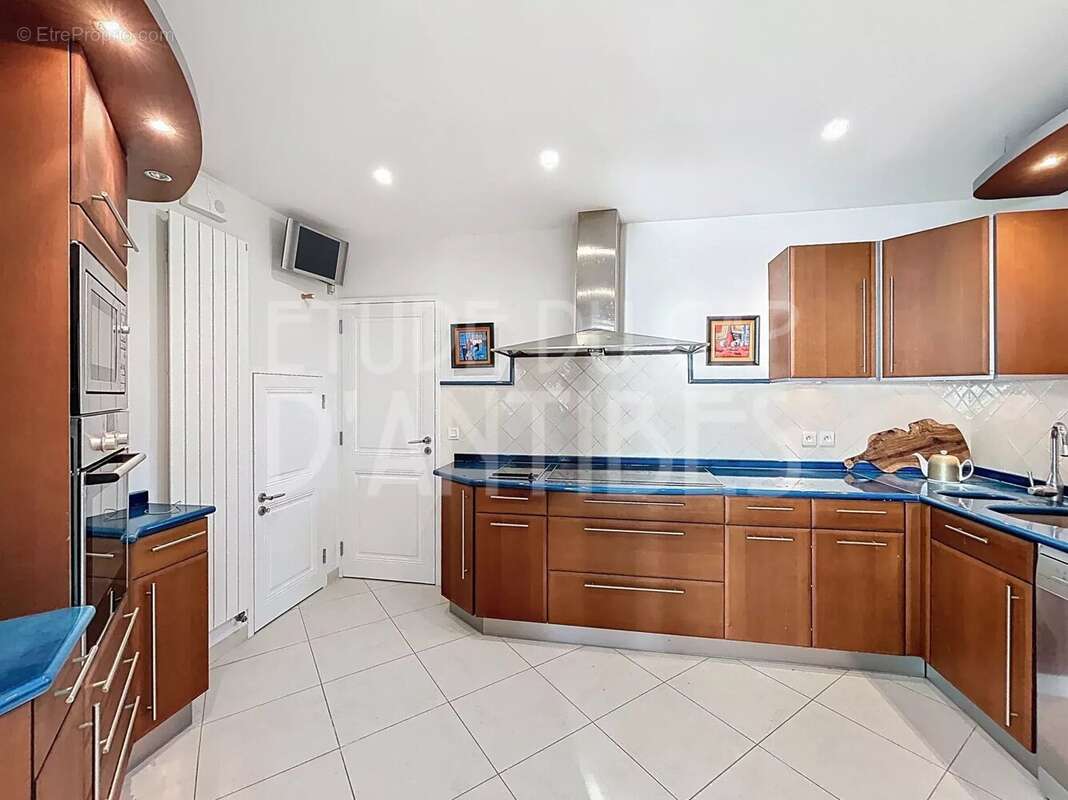 Maison à ROQUEBRUNE-SUR-ARGENS