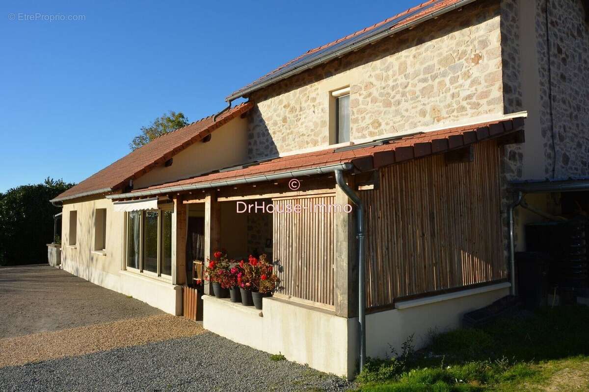 Maison à BUSSIERE-GALANT