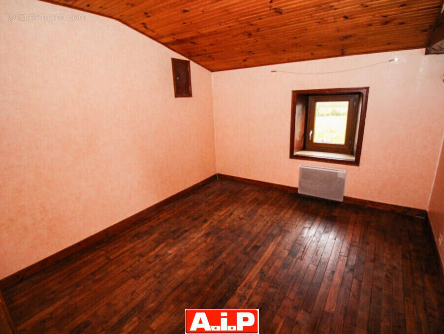 Maison à MONCOUTANT