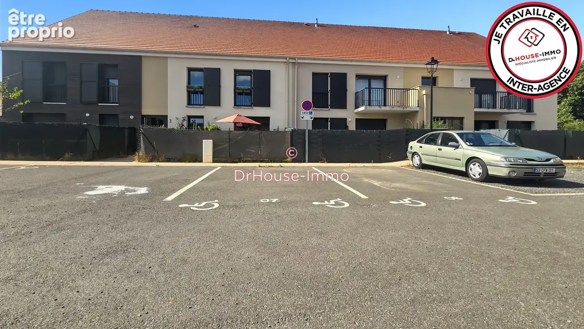 Appartement à MAUCHAMPS